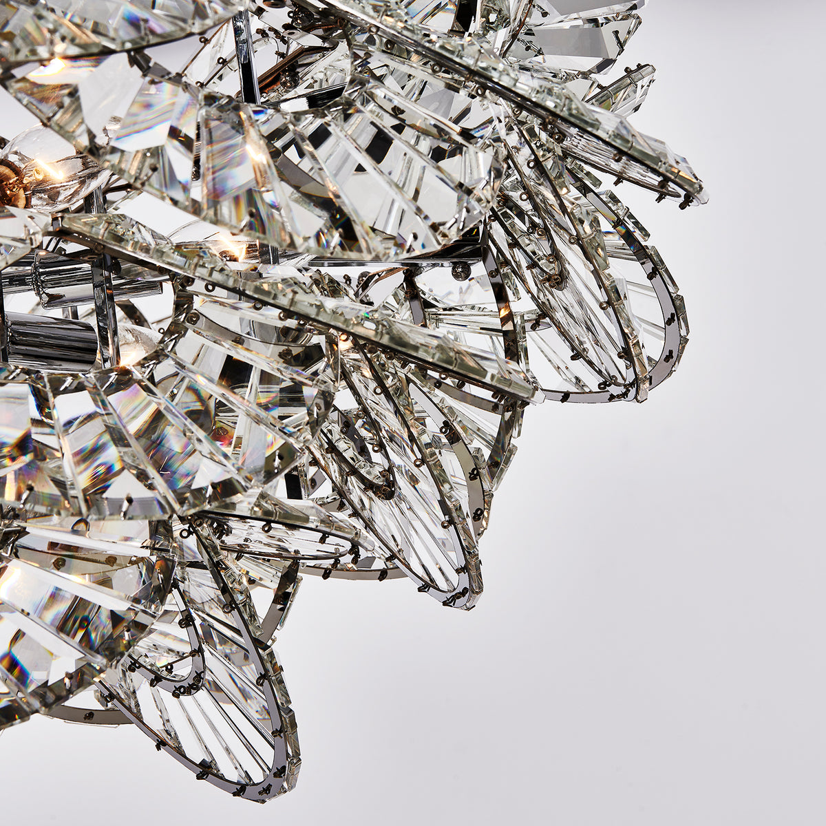 Luminoso 31.75-in 14 Light Socket Polished Chrome/Trapezoidal Crystal Chandelier
