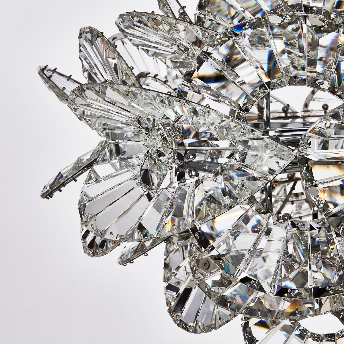 Luminoso 31.75-in 14 Light Socket Polished Chrome/Trapezoidal Crystal Chandelier