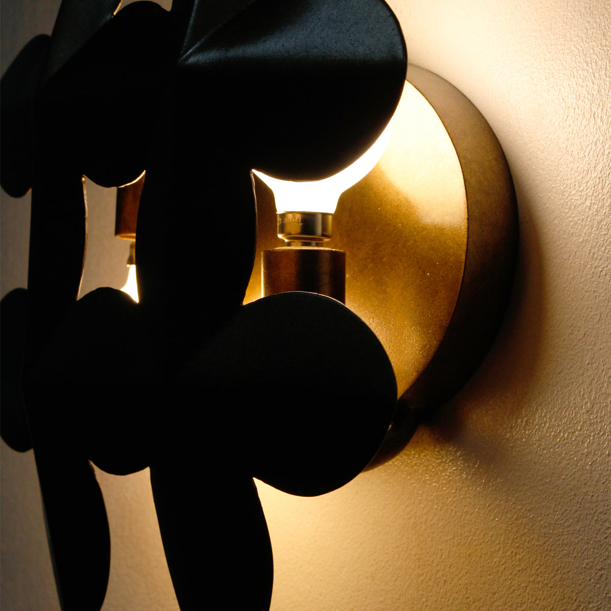 Vittoria 10.75-in 2 Light Socket Pearlized Antique Brass Wall Sconce
