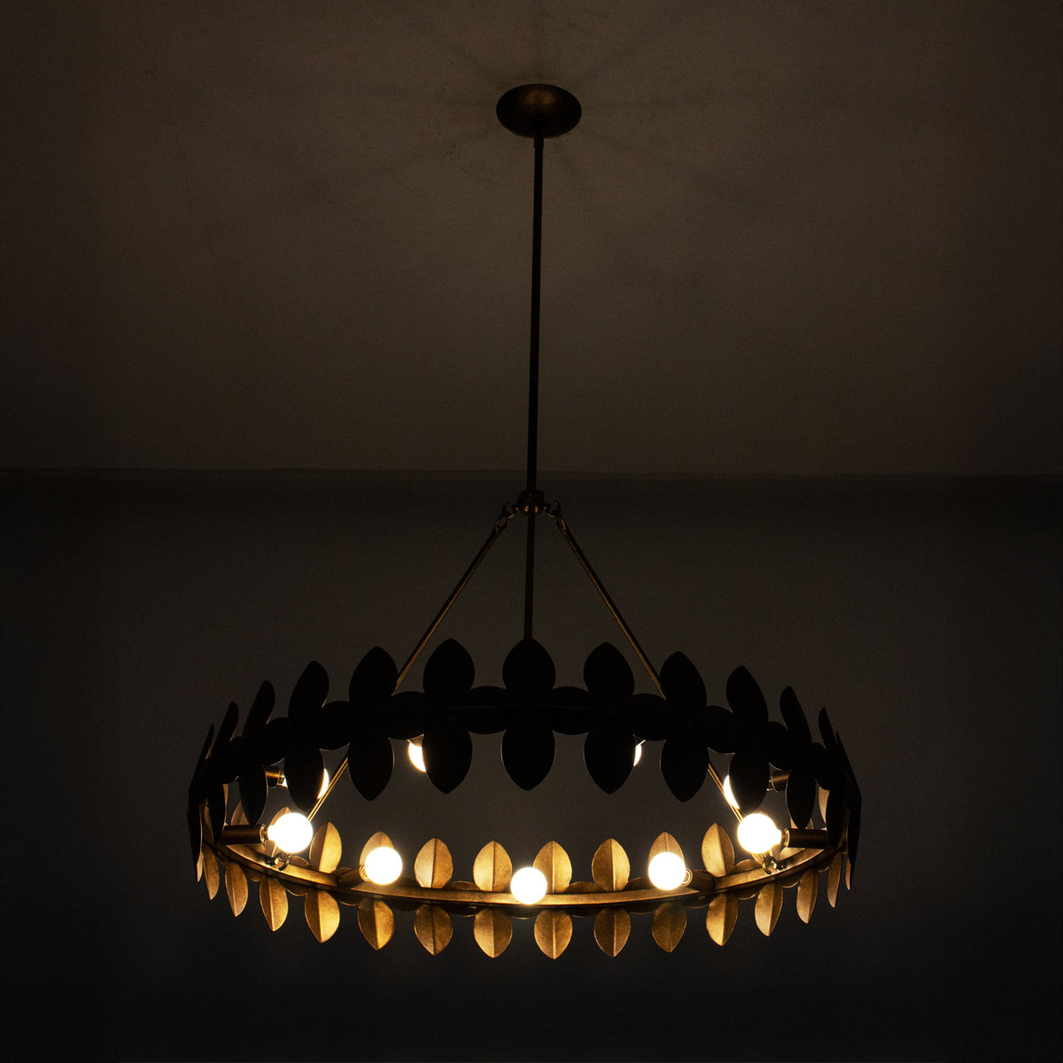 Vittoria 34-in 9 Light Socket Pearlized Antique Brass Chandelier