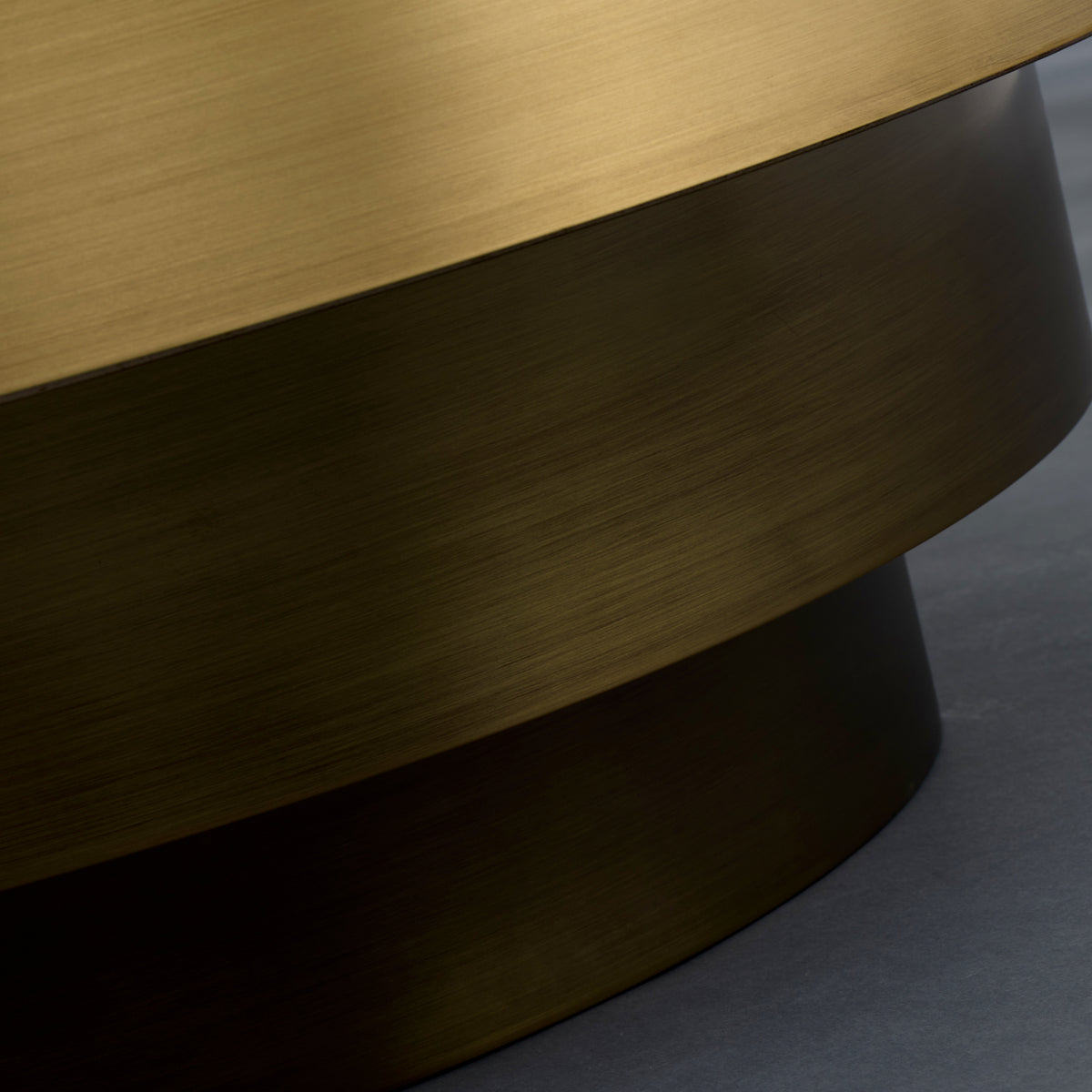 Laureato 34-in Natural Brass Table