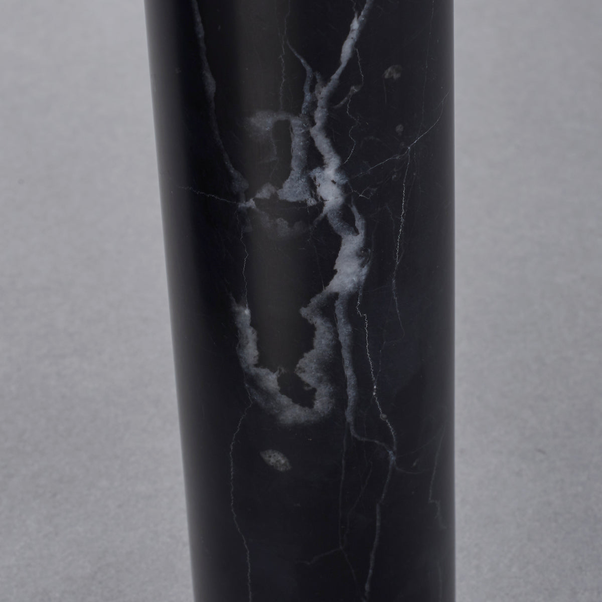 Calcolo 20-in Natural Brass/Matte Black Table